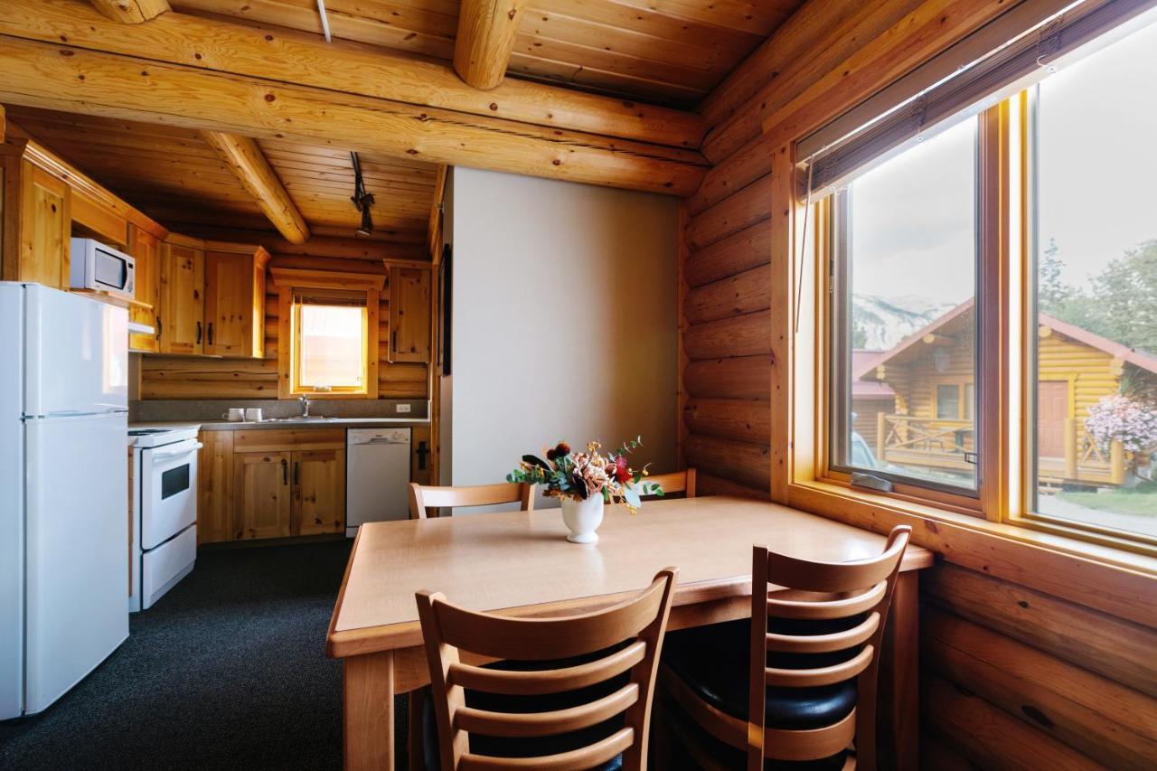 Lodge Miette Mountain